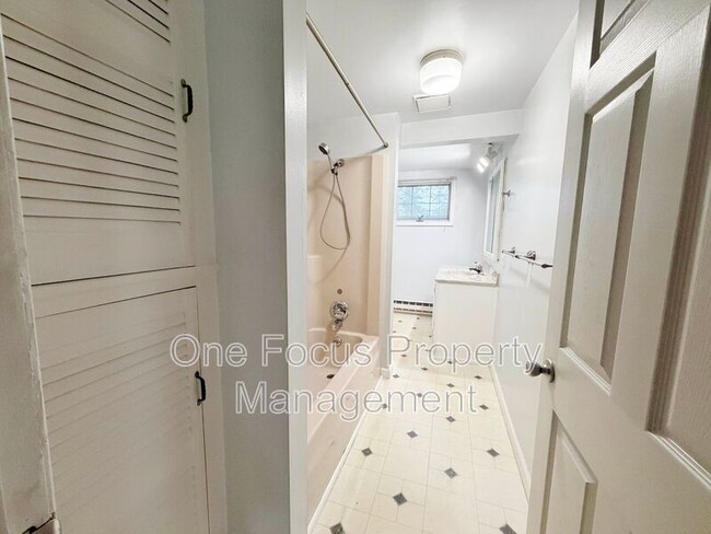Building Photo - 255 Rawle St