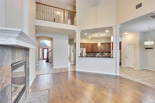 Building Photo - 7017 Via Dono Dr