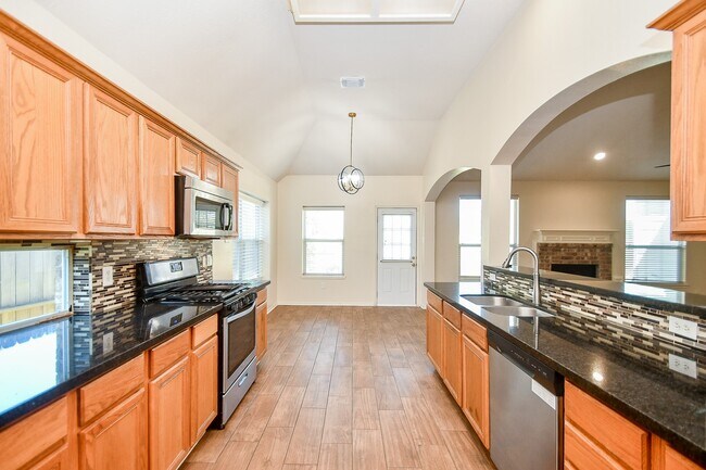 Building Photo - 1310 Lake Edinburg Ct