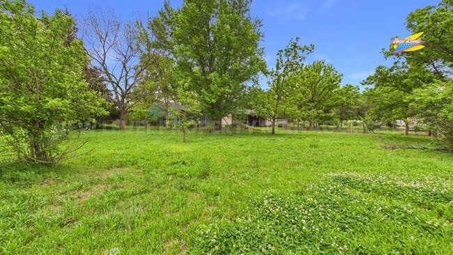 Building Photo - 4704 SW 101st Terrace