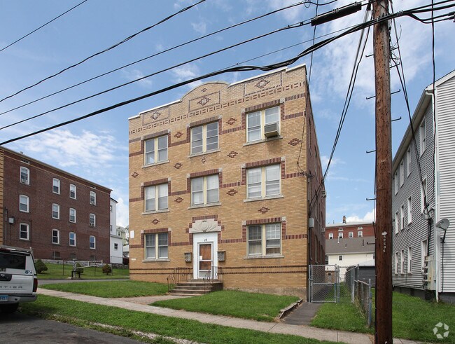Building Photo - 13 Lyman St