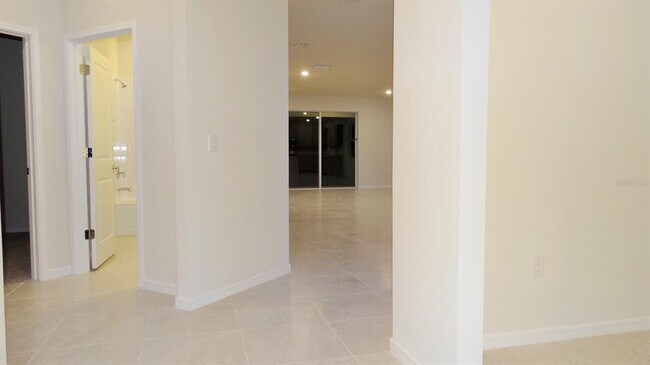 Building Photo - 7641 Syracuse Dr