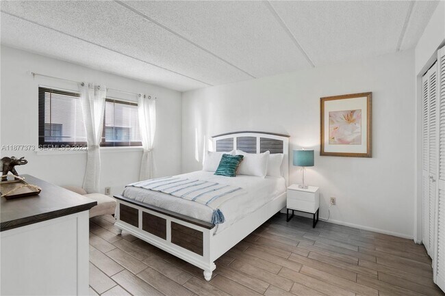 Building Photo - 1145 N Shannon Ave