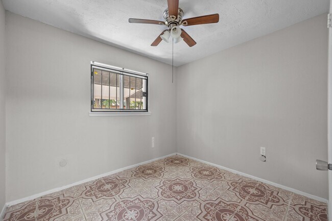 Building Photo - 6639 Indian Falls Dr