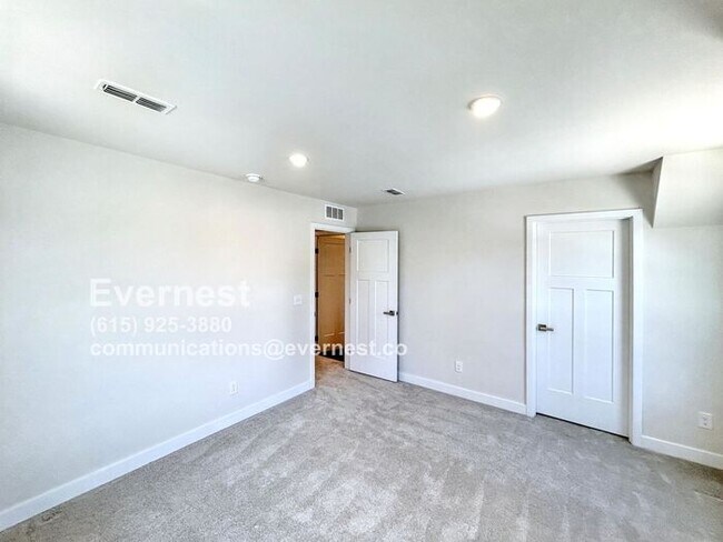 Building Photo - 4-Bedroom, 2.5-Bath Home with Convenient A...