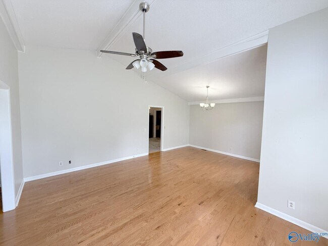 Building Photo - 2509 Excalibur Dr SE
