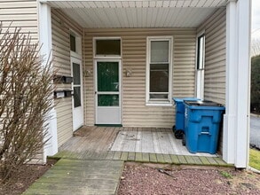 Building Photo - 154 E Main St