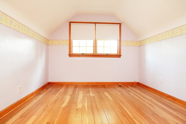 Building Photo - Charming 3BD / 1 Bath on Cul de sac