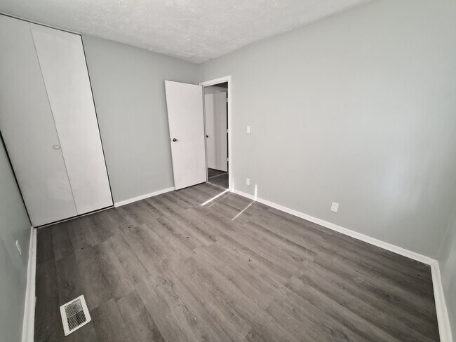 Building Photo - 4102 Biscayne Rd