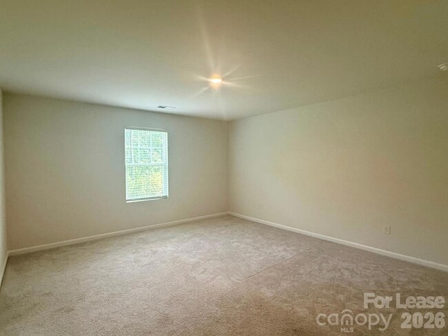 Building Photo - 2834 Oldfield Dr