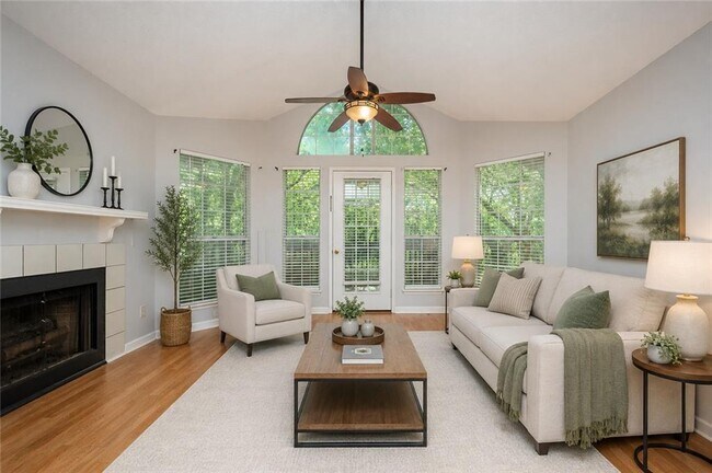 Building Photo - 915 Wentworth Ct