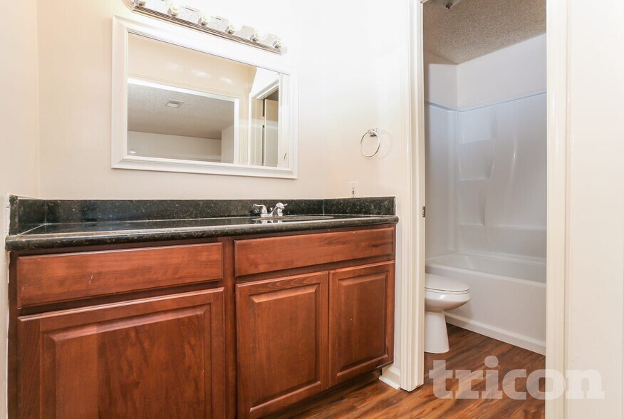 Building Photo - 4926 Algernon Dr