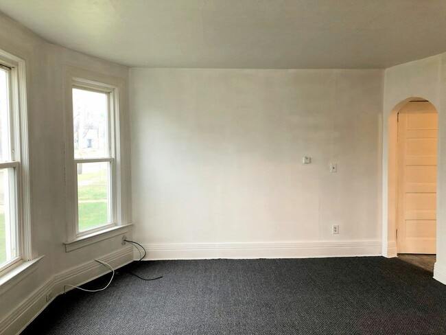 Building Photo - 1977 Prospect Ave