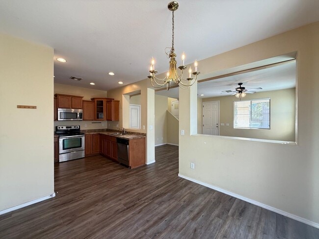 Building Photo - 1727 E Joseph Way