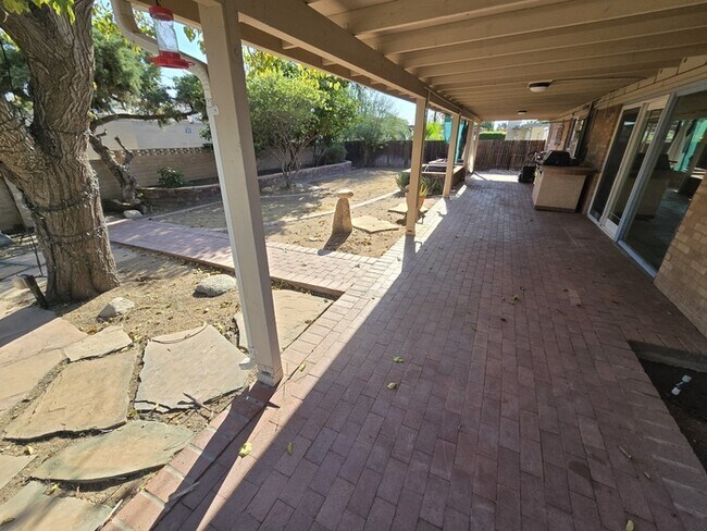 Building Photo - 7932 E Rosewood St