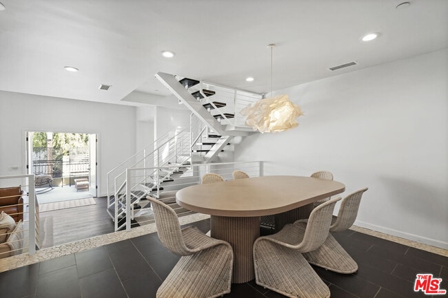 Building Photo - 9842 Portola Dr