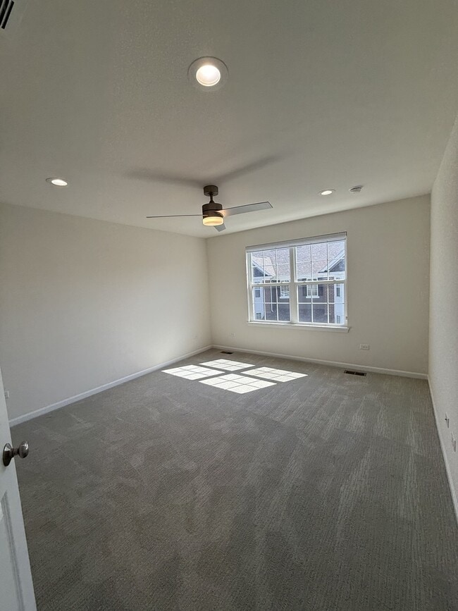 Building Photo - 4443 Monroe Ct