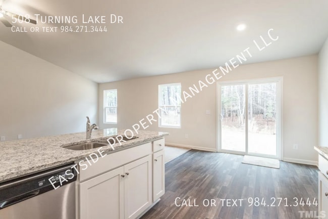 Building Photo - 508 Turning Lk Dr