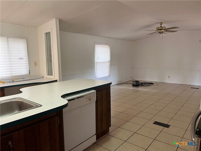 Building Photo - 222 Buckhorn Dr