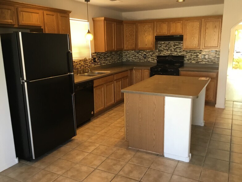 Primary Photo - 3833 Oasis Springs Rd NE