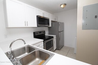 Building Photo - 1021 Abada Ct NE