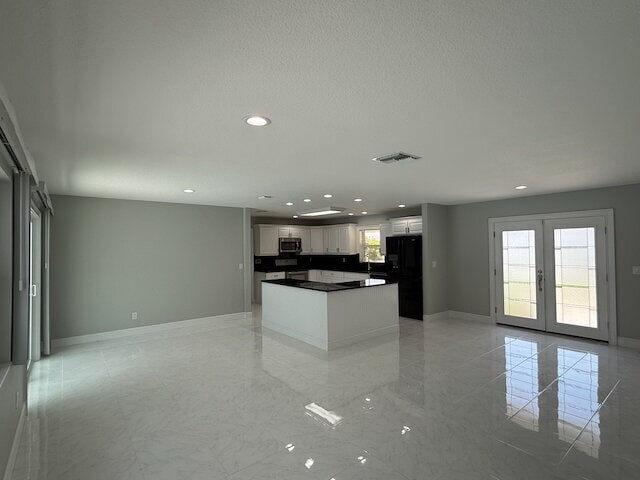 Building Photo - For Rent with Lawn and Pool Service Included!