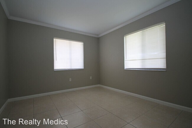 Building Photo - 3 br, 2 bath House - 1111 Tivoli Dr