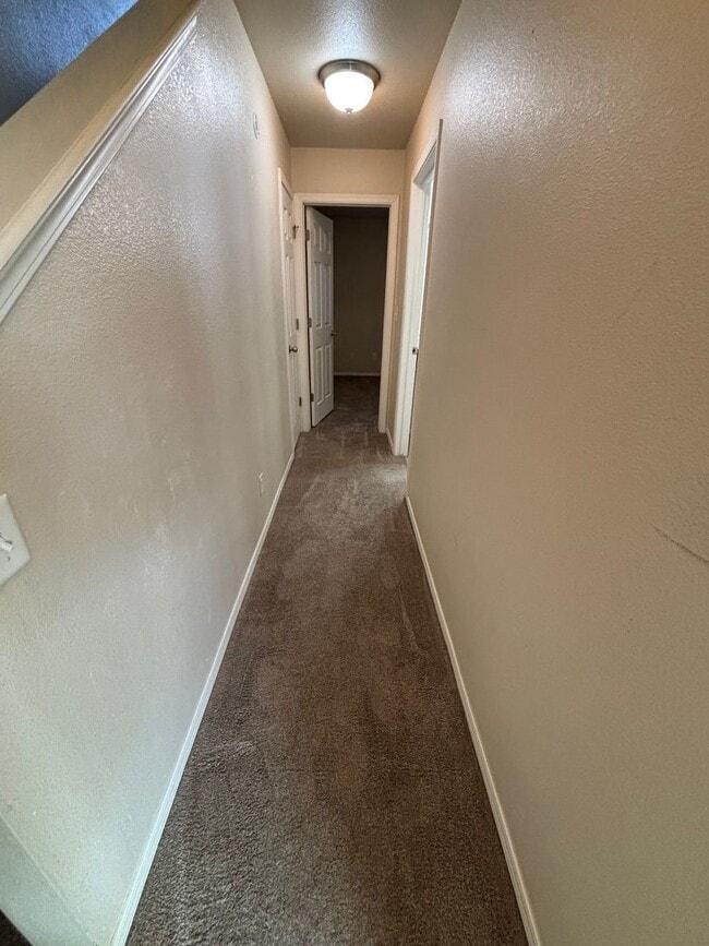 Building Photo - 4 Bedroom, 2.5 Bath Townhome in Greeley