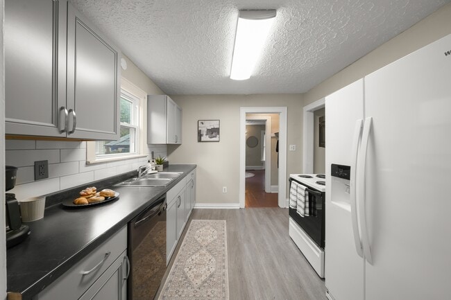 Building Photo - 114 Linden Rd