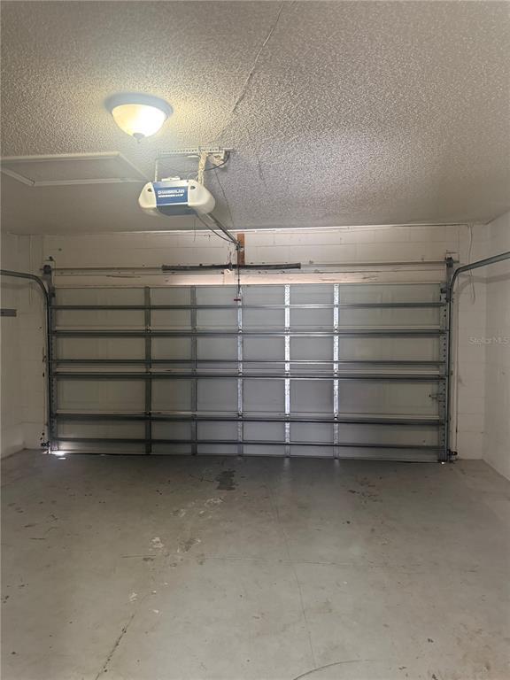 Building Photo - 401 Mallard Way