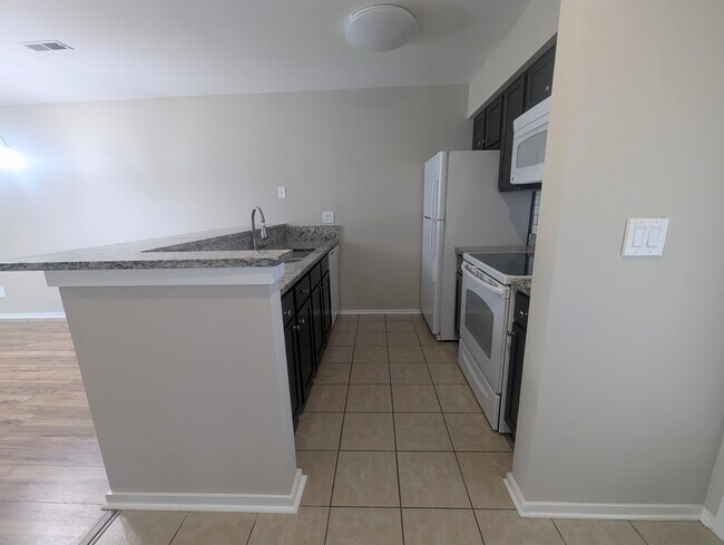 Building Photo - 4489 Little River Inn Ln
