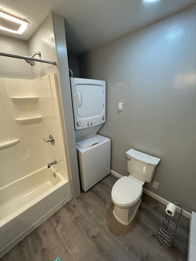 Building Photo - 2B/1 BA House in Lakeland North neighborhood of Auburn, $2,100/mo.