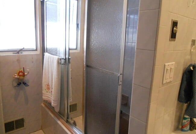 Building Photo - 19 Berglund Ave