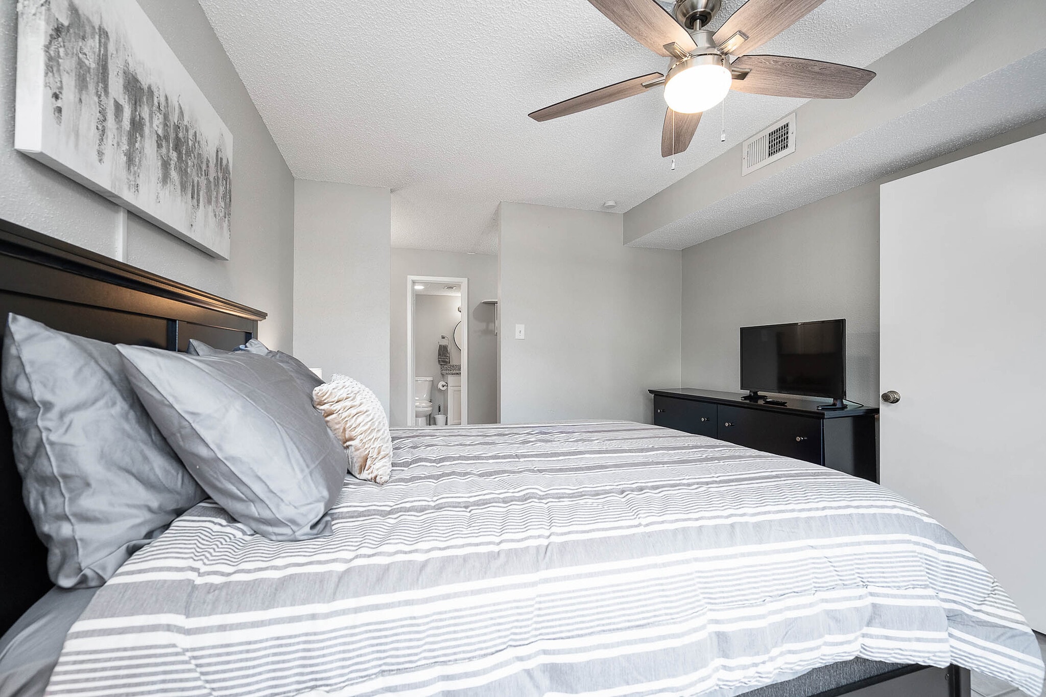 Master Bedroom - 200 Pecan Dr