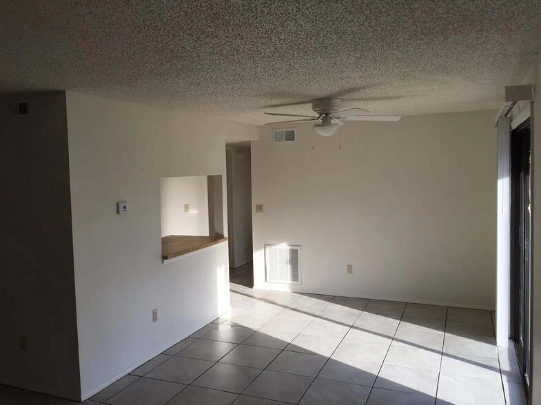 LR DR Combo - 127 Camphor Cir