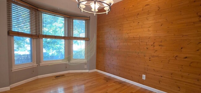 Building Photo - 13944 S Raintree Dr