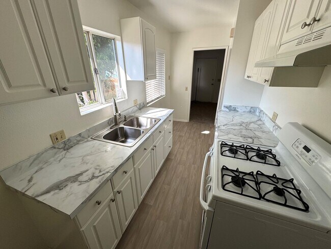 Building Photo - 132for