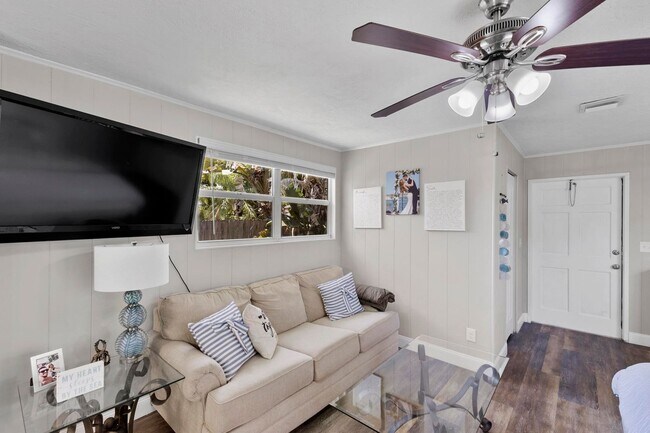 Building Photo - Charming 3-Bedroom Home in Daytona Beach