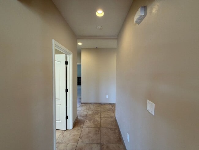 Building Photo - 4 Bedroom Single Story Custom Home Available In Rio Rancho Near Unser Blvd SE & Westside Blvd SE!