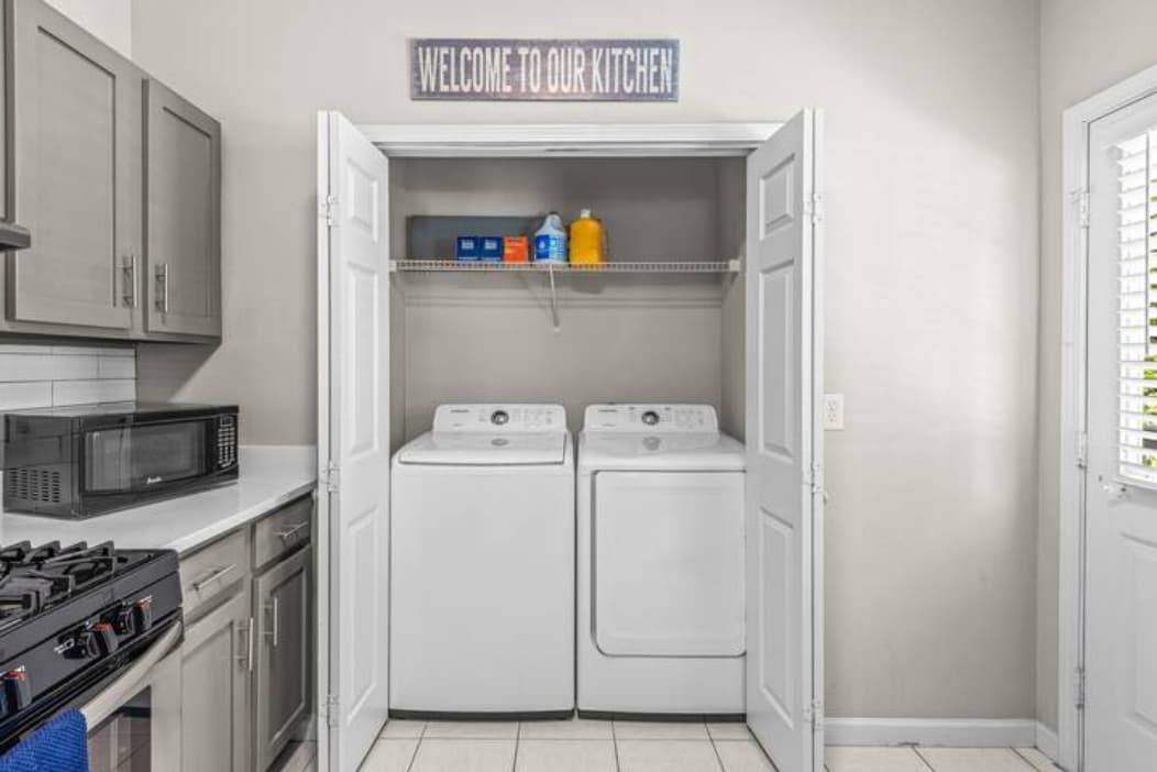 Building Photo - 1296 Sells Ave SW