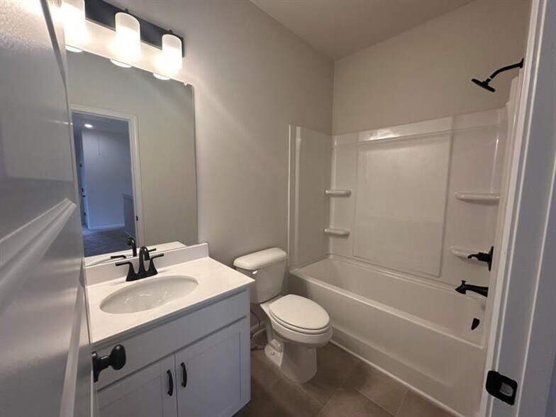 Building Photo - 59 Professional Pl