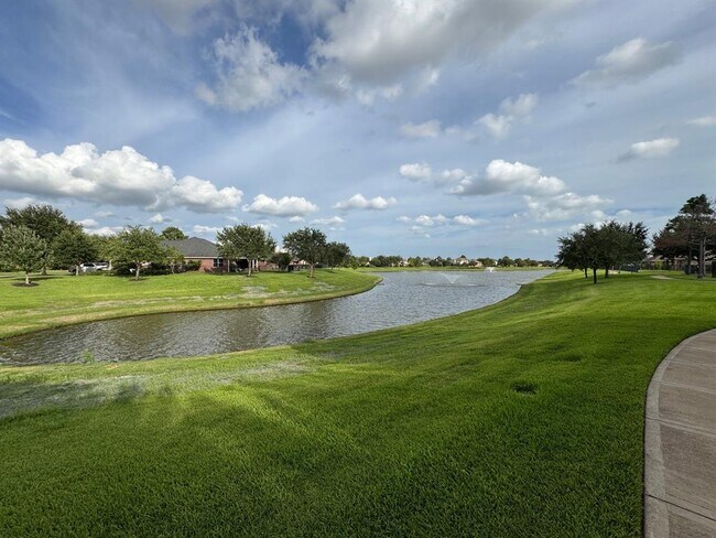 Building Photo - 24423 Hampton Lakes Dr