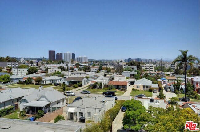 Building Photo - 1530 Centinela Ave