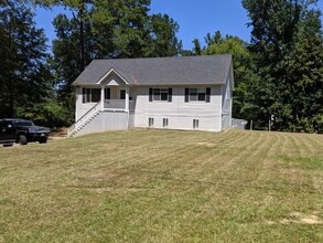 Building Photo - Summerville Manor