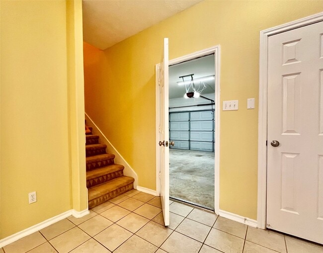 Building Photo - 16219 Sandy Path Ln