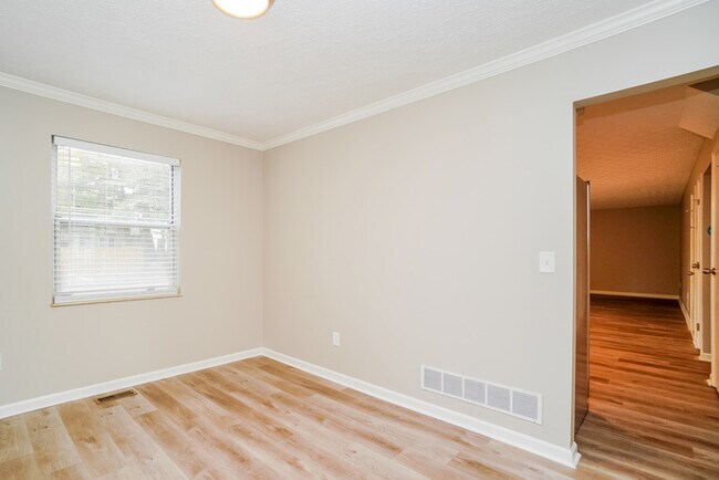 Building Photo - 7793 Cedar Ridge Dr