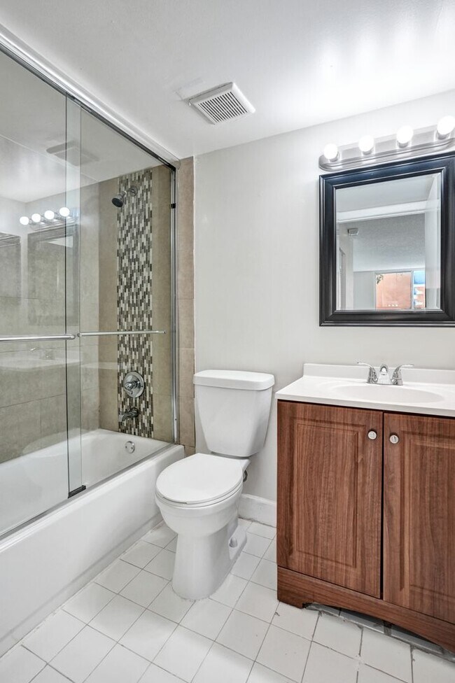 Building Photo - Updated 2 Bed, 2 Bath 1st Floor Condo with...