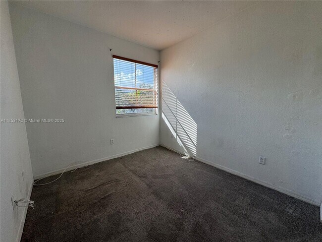 Building Photo - 14046 SW 49th St