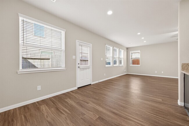 Building Photo - 5739 Manning Crk Trl