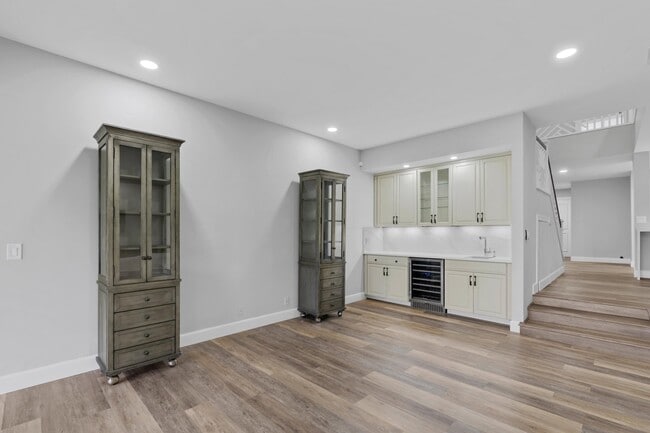 Building Photo - 2435 Presidential Way